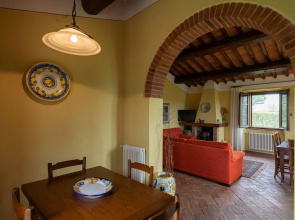 Spacious Villa at Lombriciano with Swimming Pool