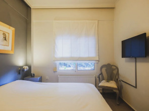 Stylish Garden Home - Holidays in Chania