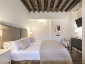 Shine Albayzín Hotel