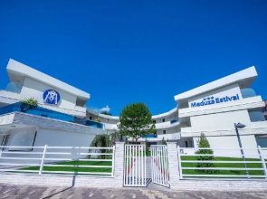Hotel Meduza Estival