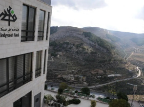 Sindyan Resort