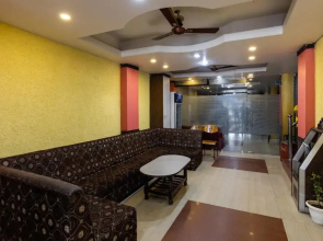 OYO Flagship 40796 Banjara Luxury Stay