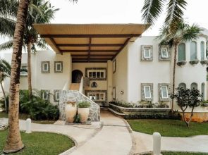 Villa Corona 6 BR Luxury Mansion