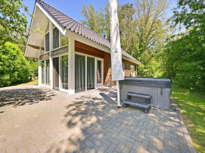 Beautiful Chalet With gas Fireplace
