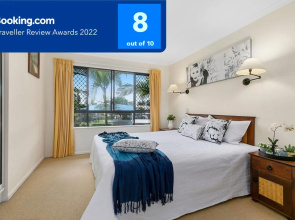 Immaculate 1 bedroom resort holiday unit near Noosa River