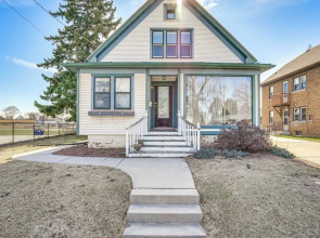 2 Mi to Dtwn: Studio Suite in Sheboygan