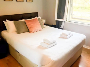 1 Bedroom Flat Near Leith Shore