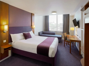 Premier Inn Swansea Waterfront