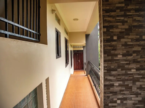 Malachite Apartments