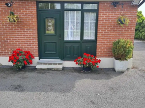Charming 1-bed Apartment in Barefield
