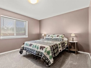 Moose Meadow 5 Bedroom Home by RedAwning