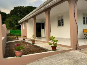 Maison de 3 chambres avec jardin clos et wifi a Le Vauclin a 4 km de la plage