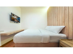 Siam Subway Hostel and Café