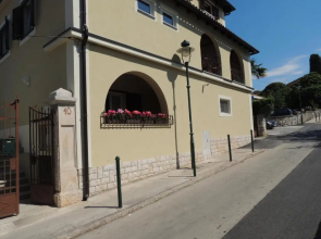 Apartments & Rooms Chiara