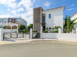 Blue Pelagos Villa in Protaras