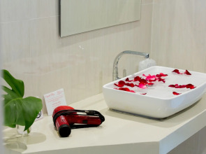 Crystal Bay Yacht Club