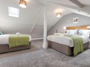 Murrays Nest #3 - TV in Every Bedroom!