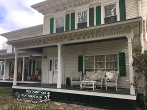 The Colonial Motel