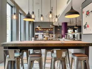 Отель Premier Inn Berlin Alexanderplatz