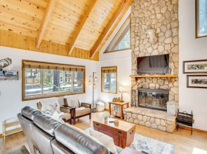Walk to Snow Summit! Cabin Near Chairlift/shuttle