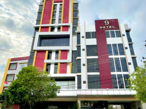 G Hotel
