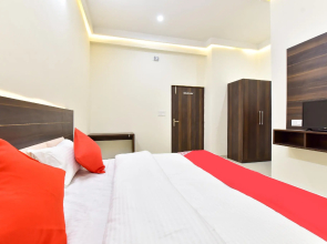 OYO 77240 Hotel Ru And Banquet Hall