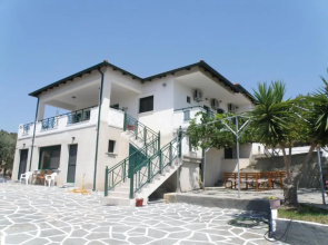 Villa Rodia 2 guests