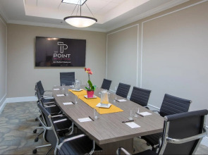 The Point Hotel & Suites