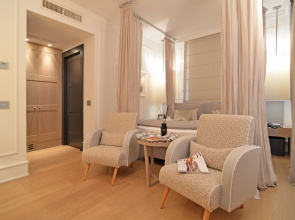 Eight Hotel Paraggi