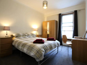 3 Bedroom Flat in Edinburgh
