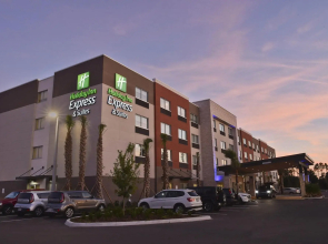 Holiday Inn Express & Suites - Orlando - Southeast by IHG