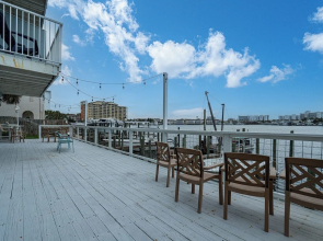 Long Island at Laguna Point