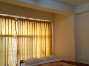 Naung Tong Hotel
