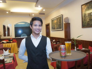 Reaksmey Chanreas Hotel