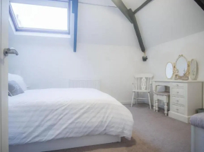 The Penthouse At The Mews - 2 Bedroom Apartment - Tenby