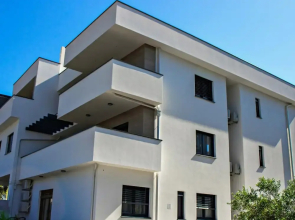 Villa Dora - Apt 4 "bruin"