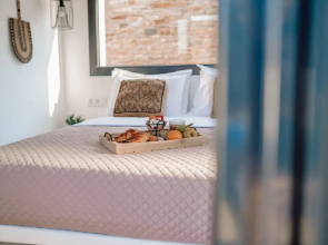 Ble Kythnos Suites