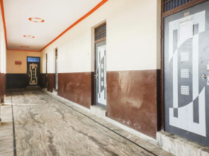 OYO 72863 New Satkar Hotel