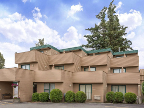 Ramada by Wyndham Quesnel