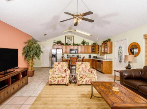 Avery's Beach Bungalow by Distinctive Beach Rentals