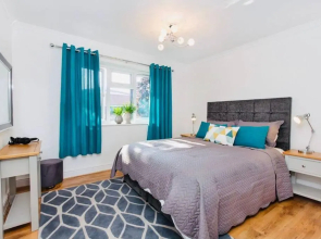 Lovely one bed apartment with free parking