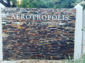 Aerotropolis Guest Lodge