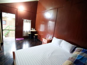 Green Hill Hostel & Homestay