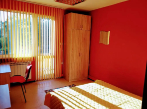 Yellow House Apartment