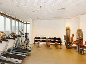 Guangzhou Pearl River International Hotel （Yijing Lu Metro Station）