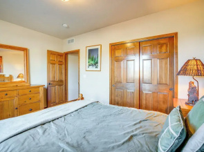 Mtn Views & Private Hot Tub: Granby Group Getaway!