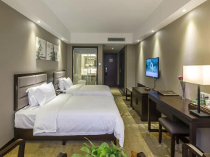 Camphor Forest Hotel