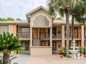 Quality Inn near Manatee Springs State Park