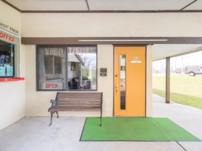 OYO Hotel Daleville AL Hwy 84