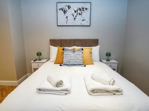 E2M Wisteria House Heathrow Free Parking